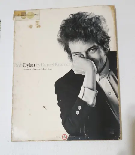 Bob Dylan by Daniel Kramer. A Portrait of the Artist`s early Years